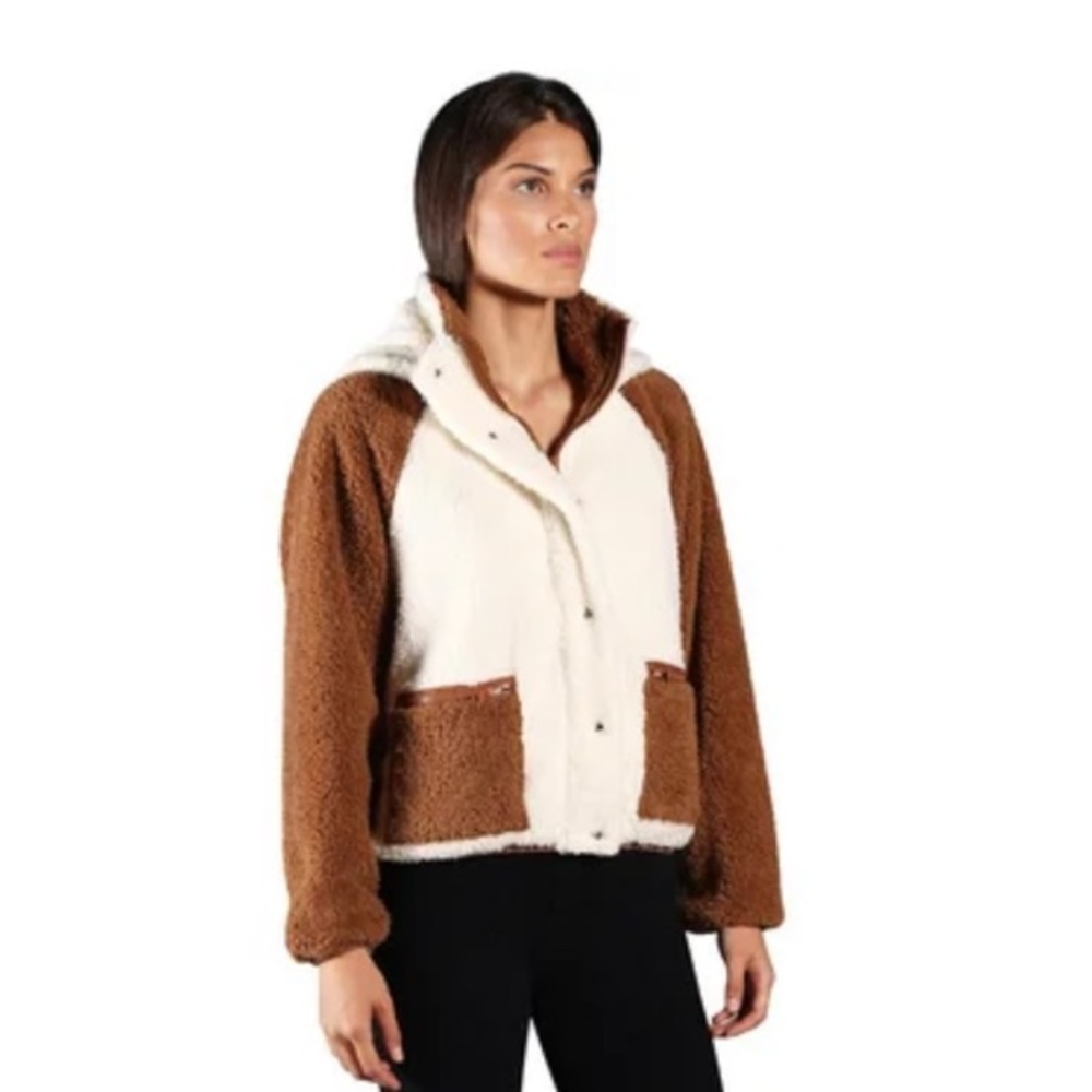 Revolve Plush Apparel women’s Sherpa jacket tan/Ivory. NWT!